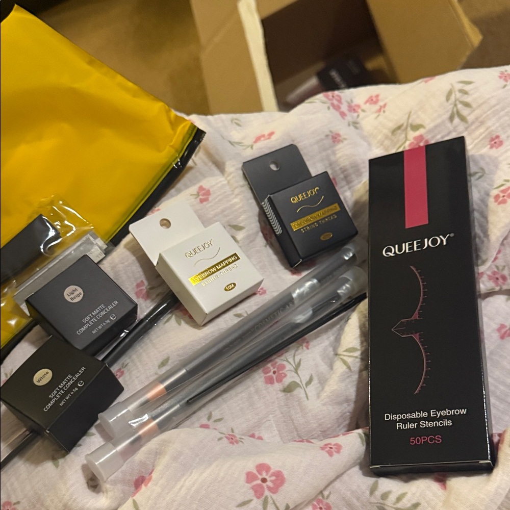 Queenly eyebrow mapping string thread